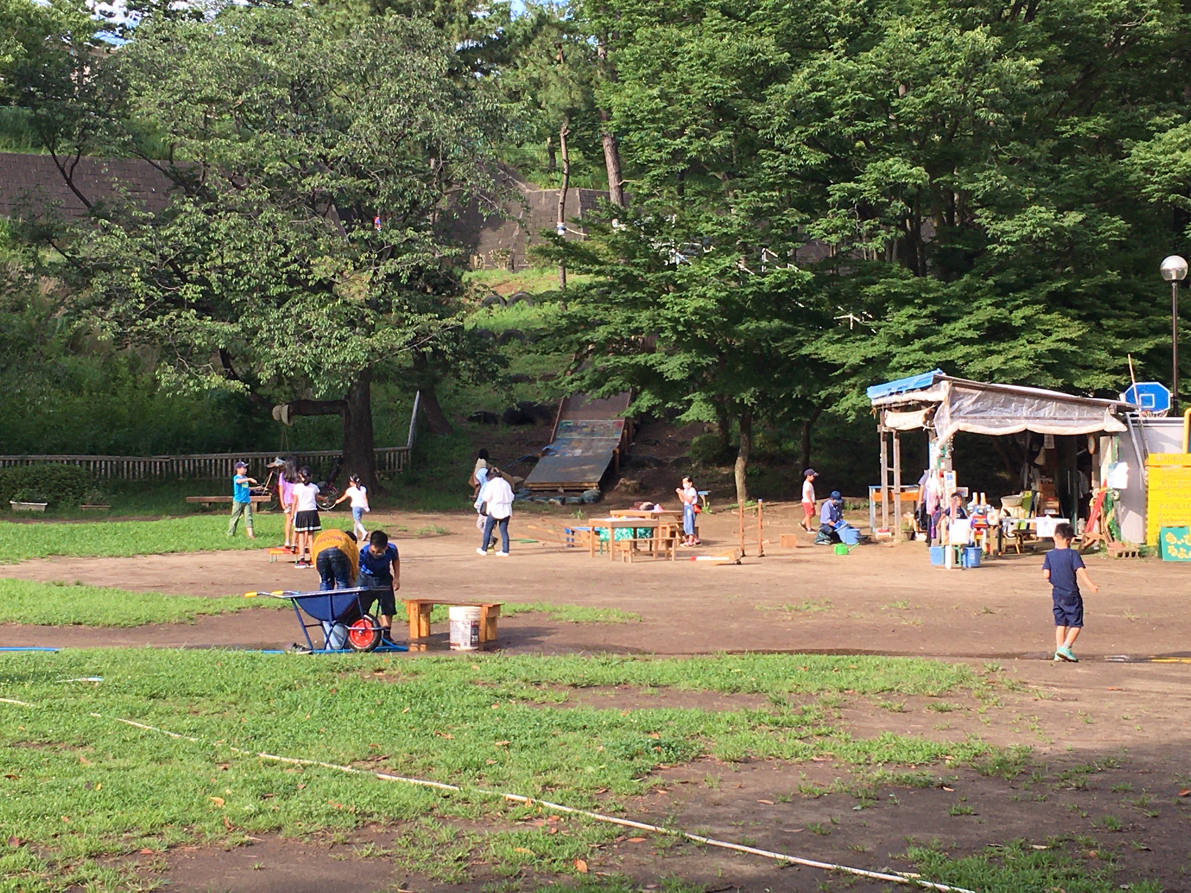 鶴川中央公園冒険あそび場