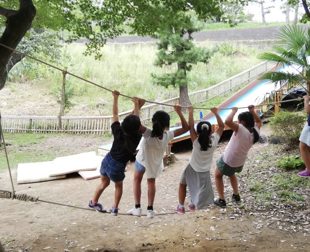 鶴川中央公園冒険あそび場