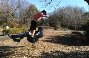 尾根緑道で冒険遊び場